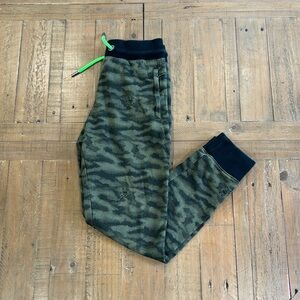 Psycho bunny camo joggers